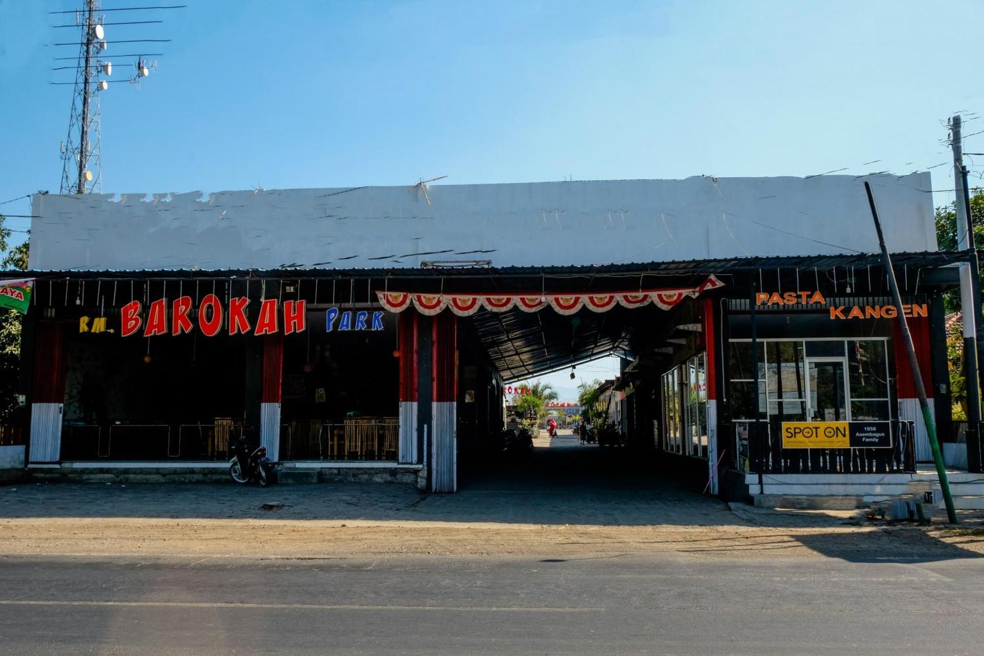 Spot On 1958 Asembagus Family Hotel Situbondo Exterior photo